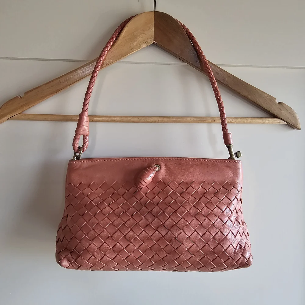 Bottega Veneta Intrecciato Leather Handbag Coral *FLAWS* - Picture 1 of 16